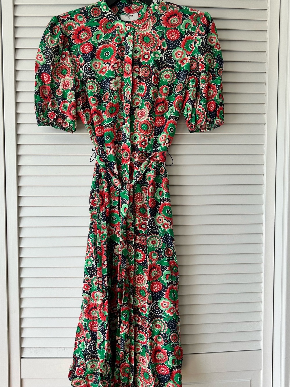 UNTUCKit Green Floral Maxi Dress with Red and Cream Accents